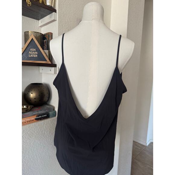 Vuori Villa Cami In Black Size XL NWOT - Picture 3 of 6